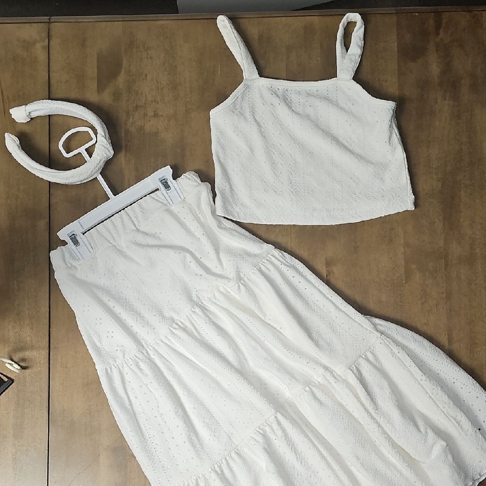 btween Very Chic Thick Comfortable Material White Girl's Skirt Set with Headband